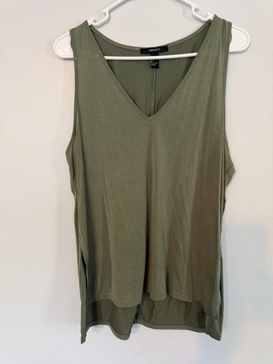 Forever 21 Tops - Forever 21 Olive V-Neck Sleeveless Tank Top